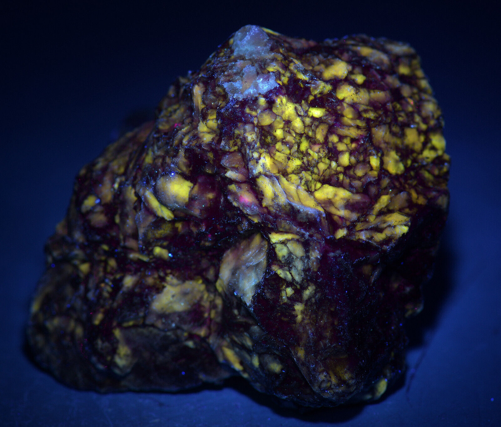 Pinolite, fluorescent yellow. Styria, Austria. 172 grams. Video.