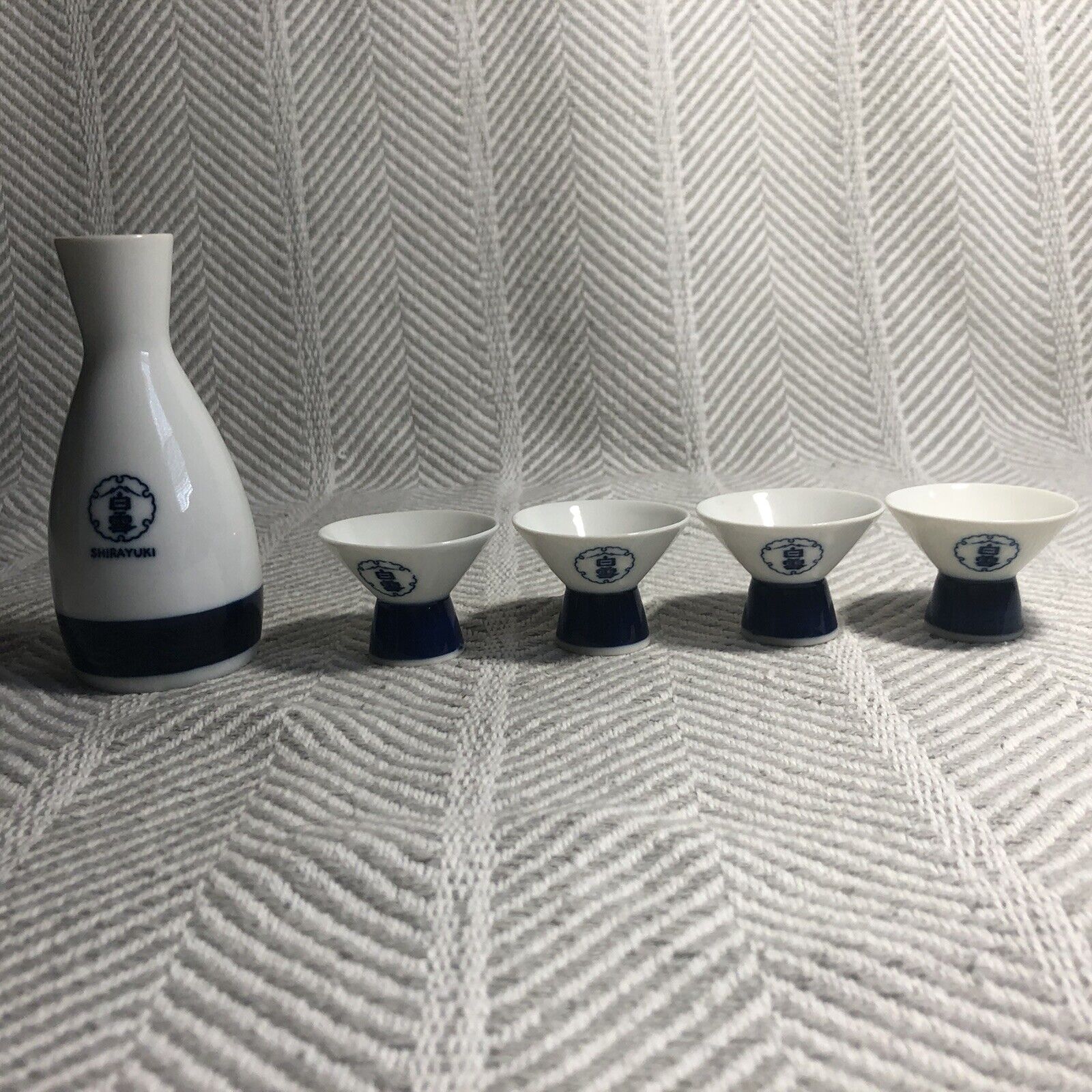 Sake Set Carafe and Cups Vintage Japan Blue White Porcelain Mountain Shirayuki 