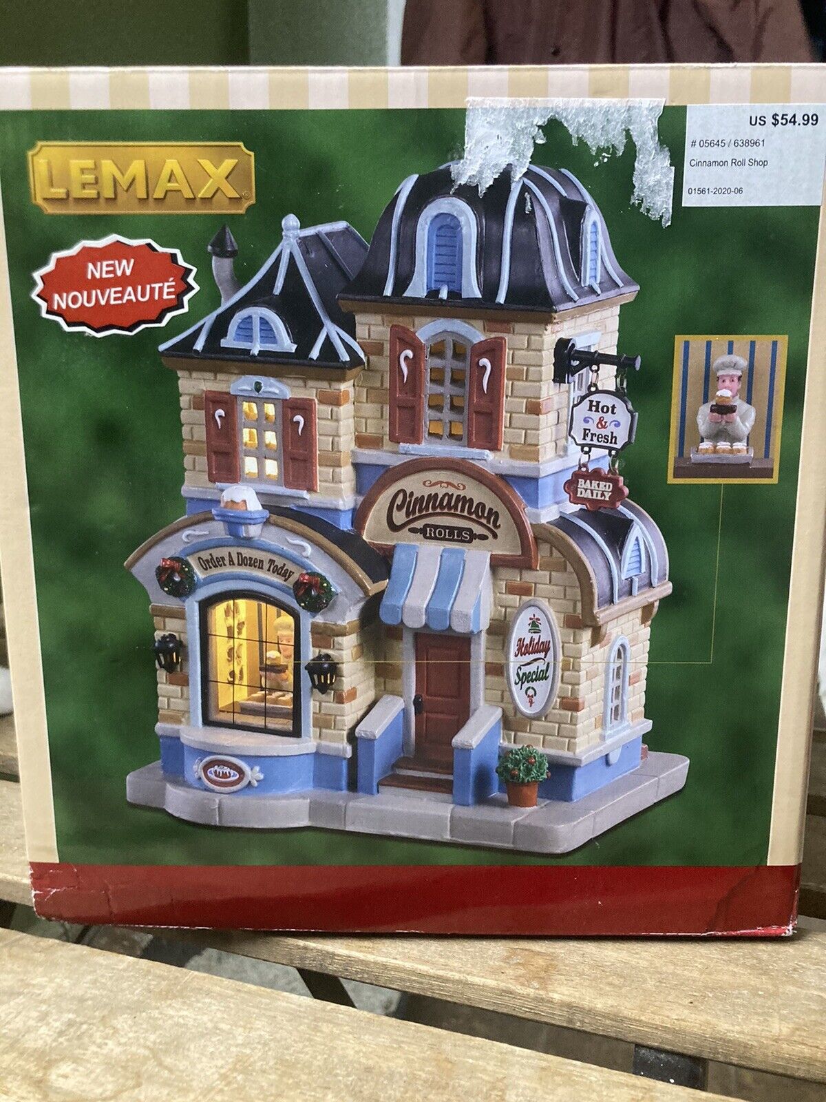 NEW 2020 LEMAX CINNAMON ROLL SHOP LIGHTED BUILDING #05645