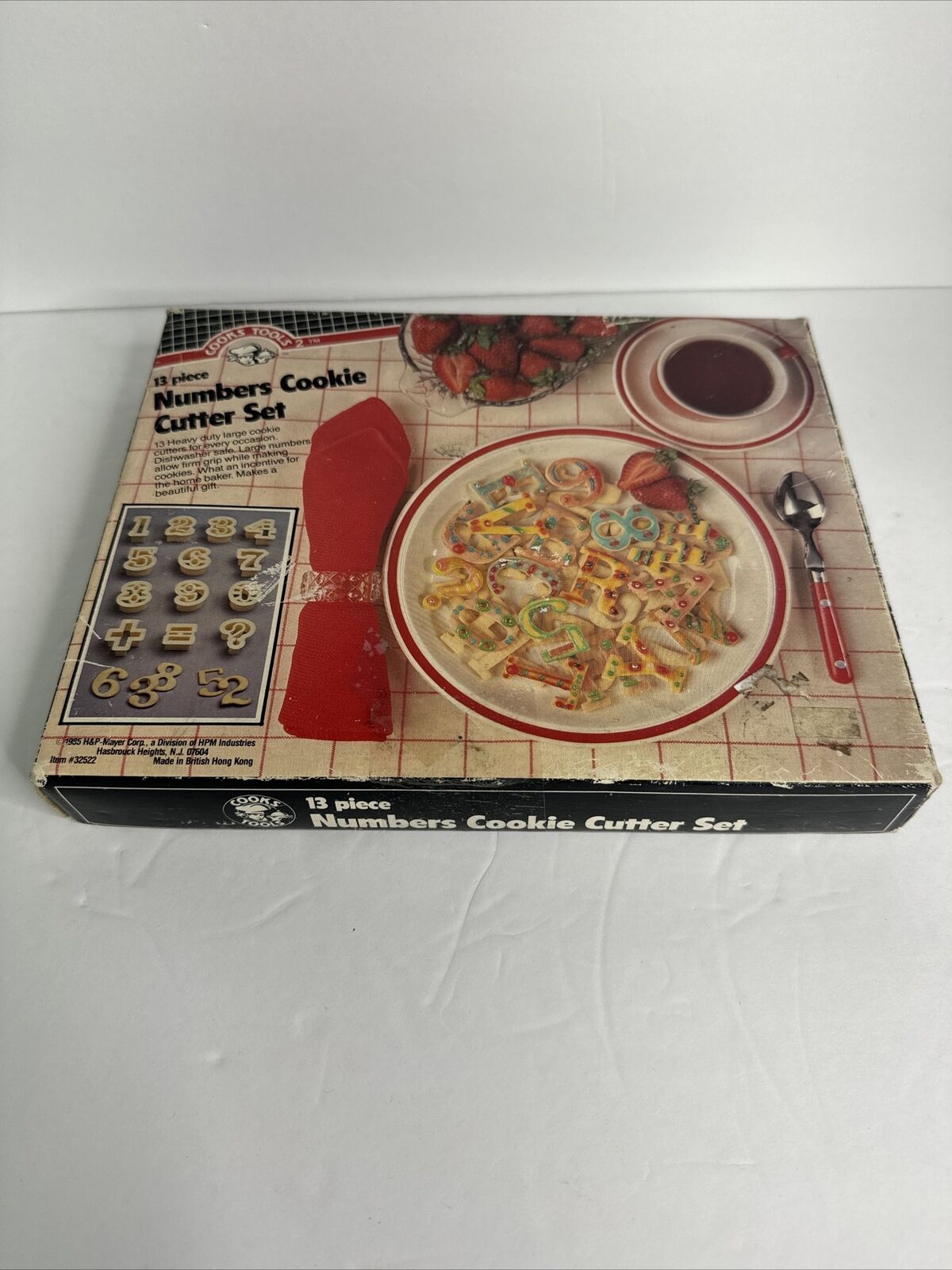 Vintage 13 piece Numbers Cookie Cutter Set Boxed 1985 heavy duty made Hong Kong