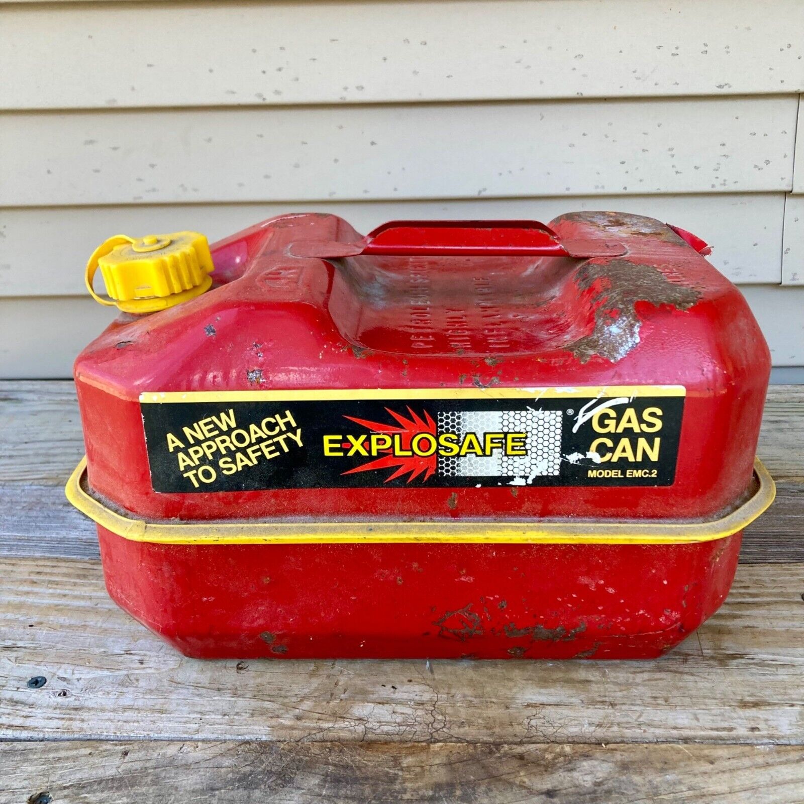 Vintage Explosafe Metal Gas Can Model EMC-2 Petrol 10 Liters Red