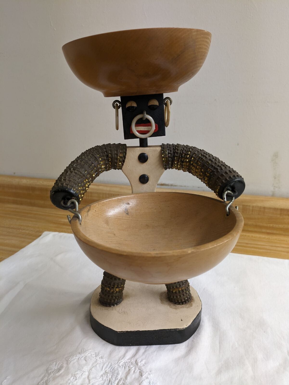 Vtg. bottlecap folk art man/serving bowls.