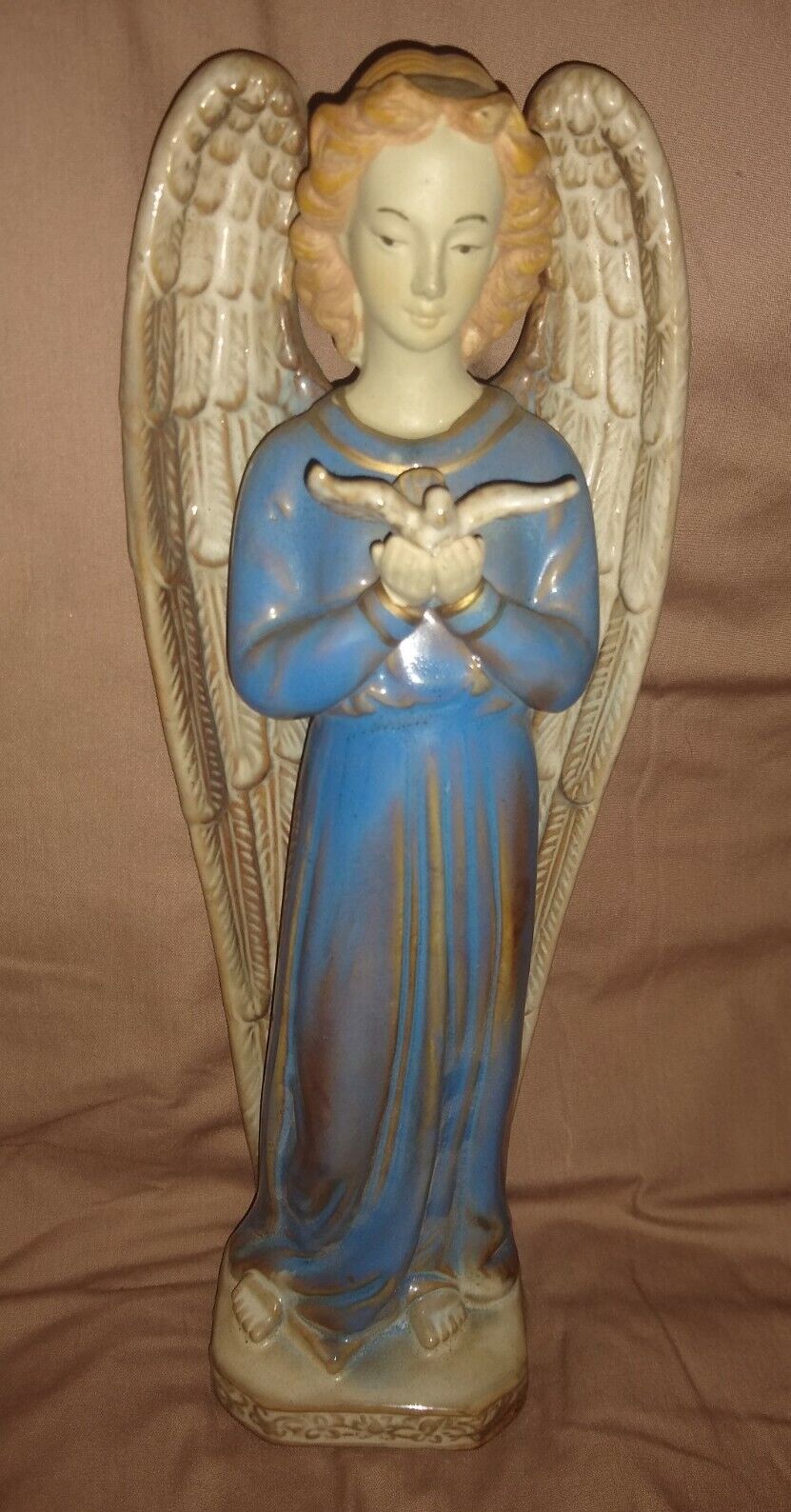 Very Nice Angel Of Peace Ceramic Statue Holding a Dove 12\