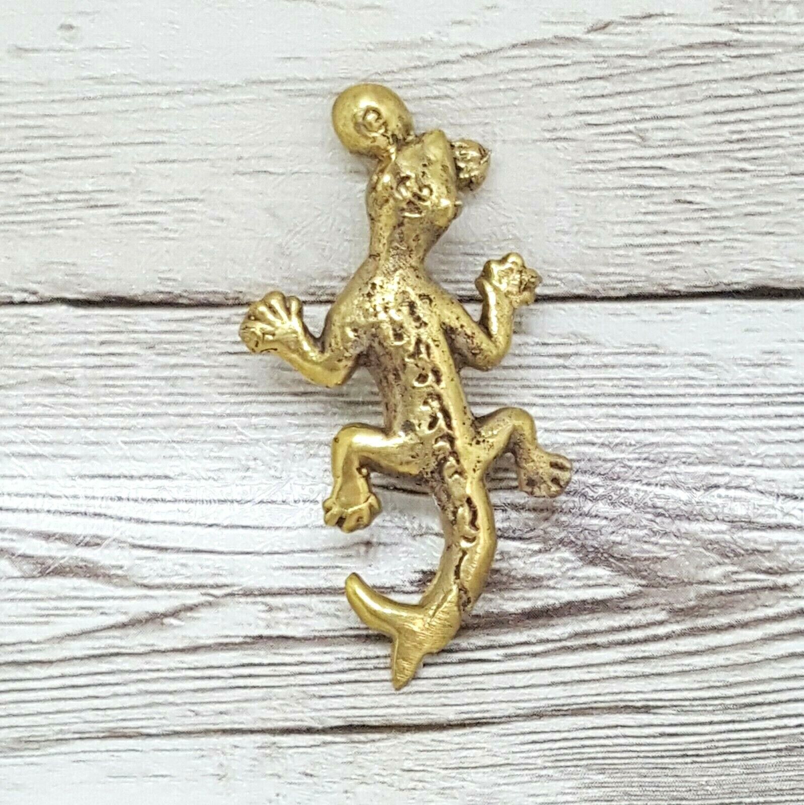 Gecko Lizard 2 Tail Statue Bite Hold Money Bag Wealth Brass Gold Thailand Amulet