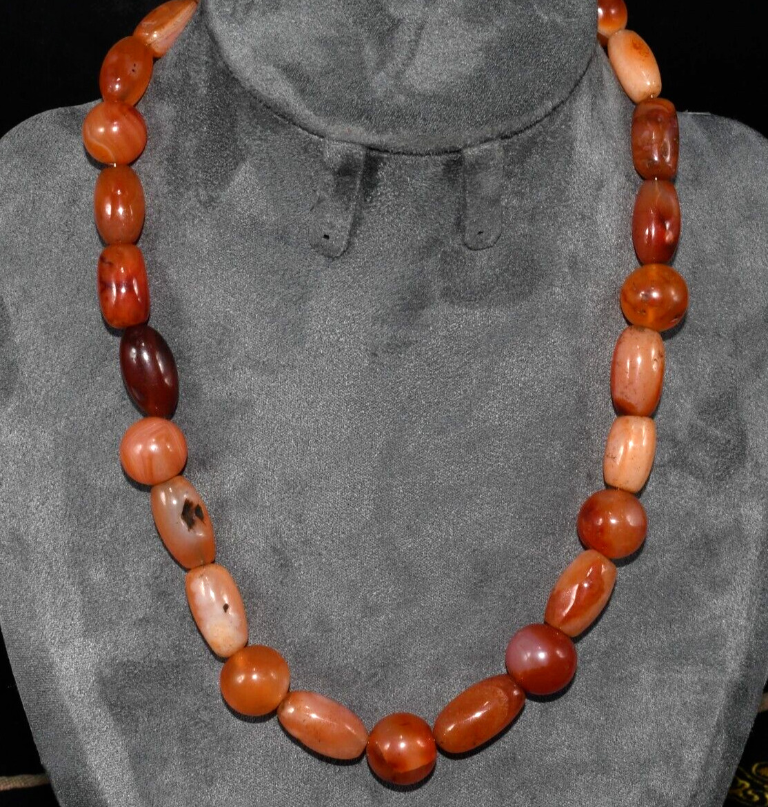 Ancient Old Carnelian Stone Bead Necklace from Middle East in good Condition