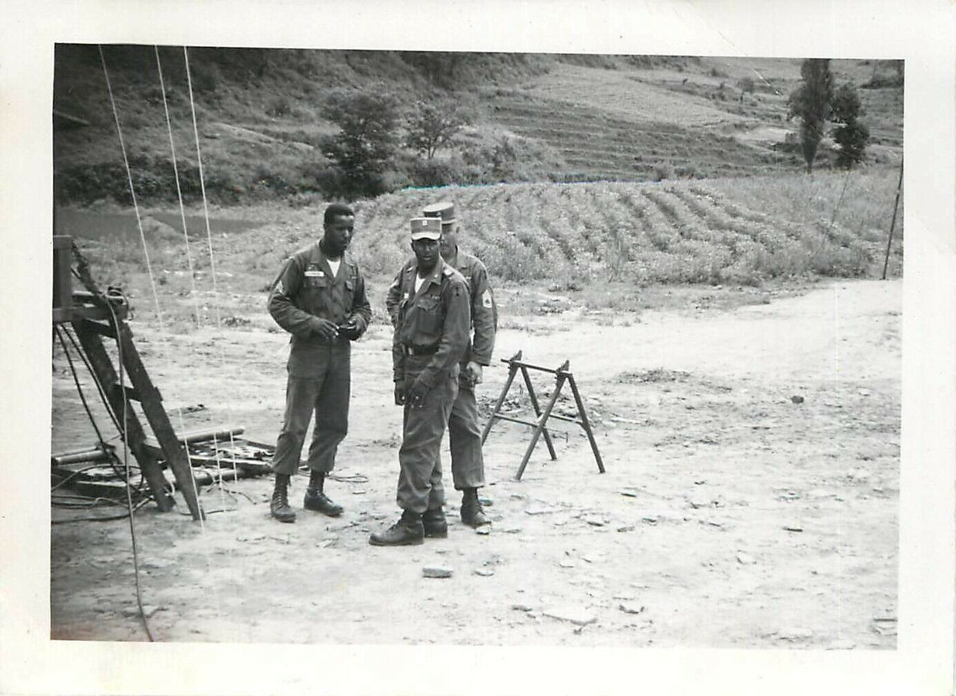 Snapshot B/W Photo 1960 Korea U S Army Soldiers in Field