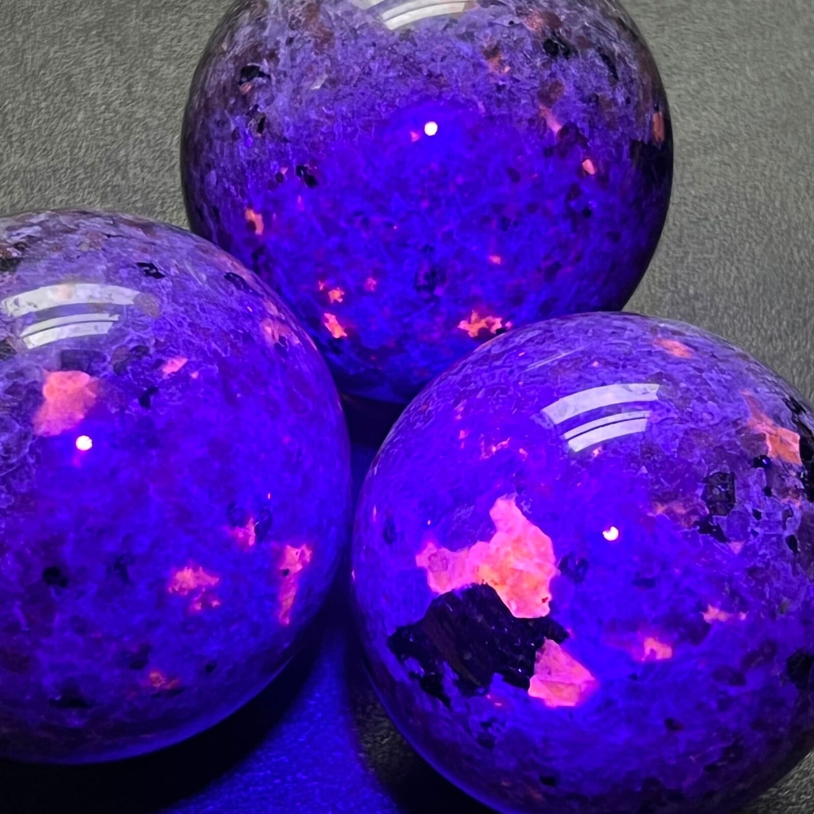 Syenite Spheres ( Set Of 3 ) Large (2.5-3 Inches)( UV Reactive ) Bulk Wholesale