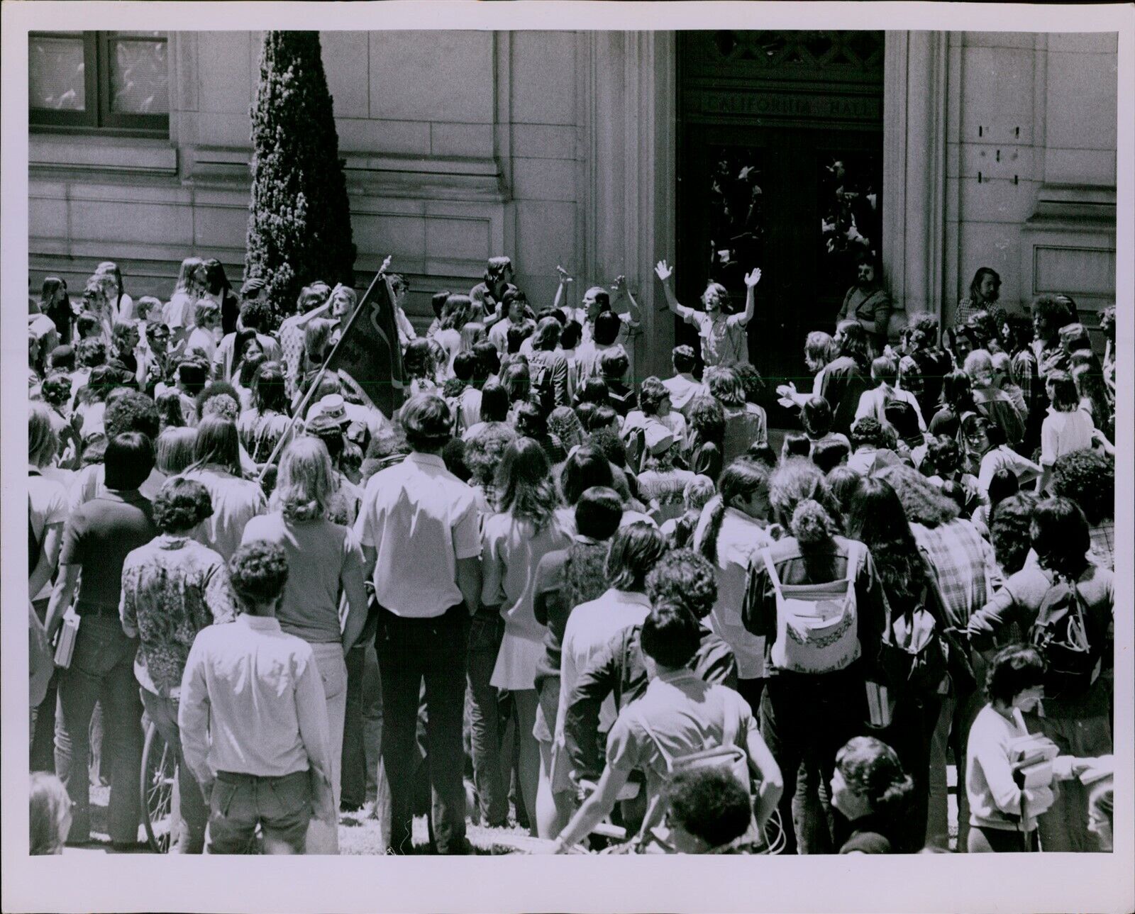 LG863 1974 Original Howard Erker Photo COLLEGE STUDENTS PROTEST Liberal Hippies