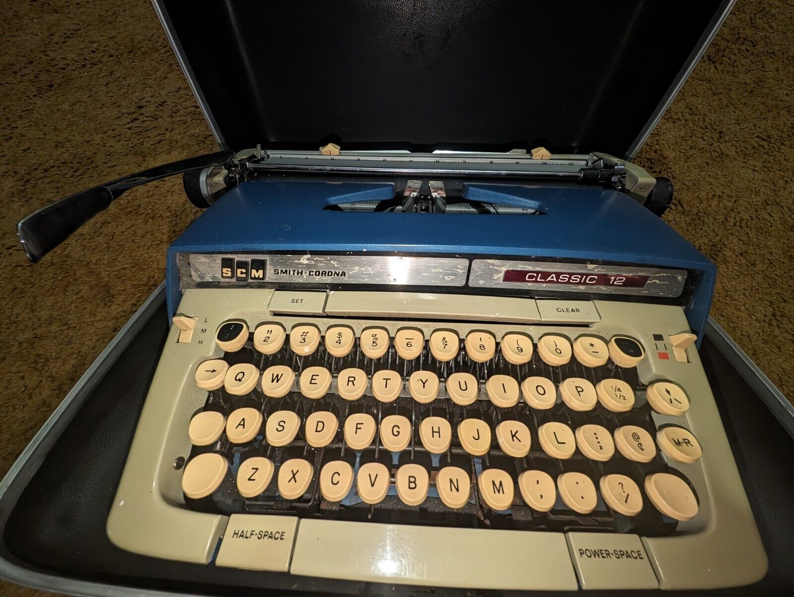 Vintage Smith-Corona Classic 12 Typewriter 