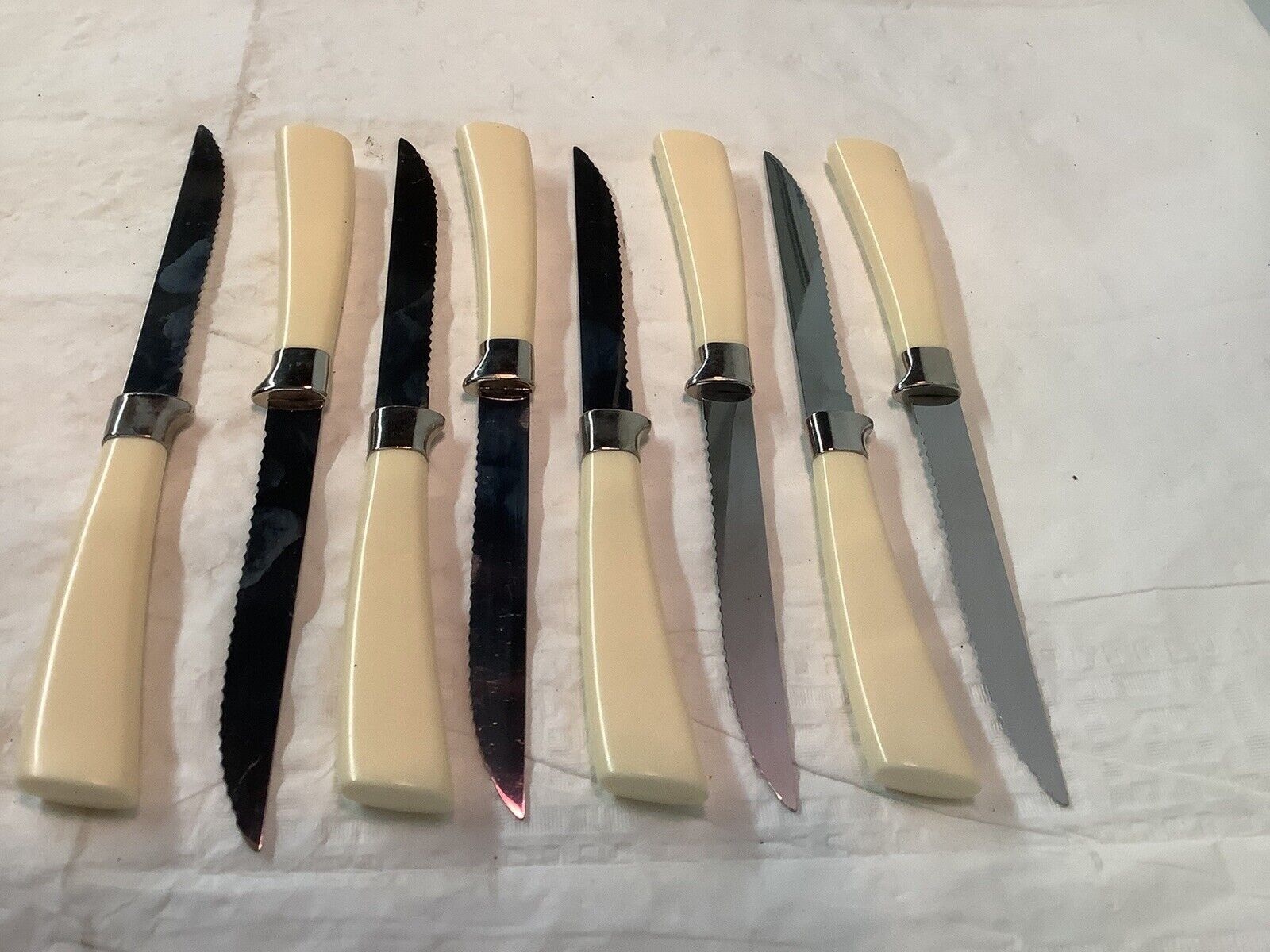VTG Forgecraft Serrated Steak Knives Set Of 8 Stainless/Bakelite USA Made