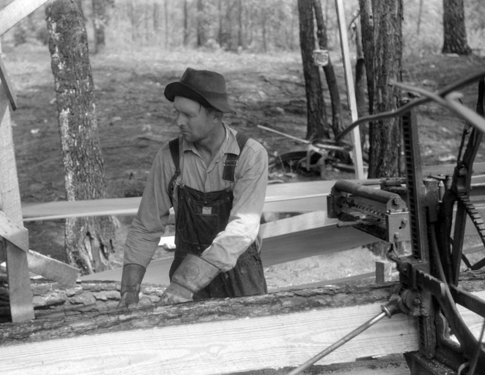 1941 Sawmill Worker, Georgia Old Photo 8.5\