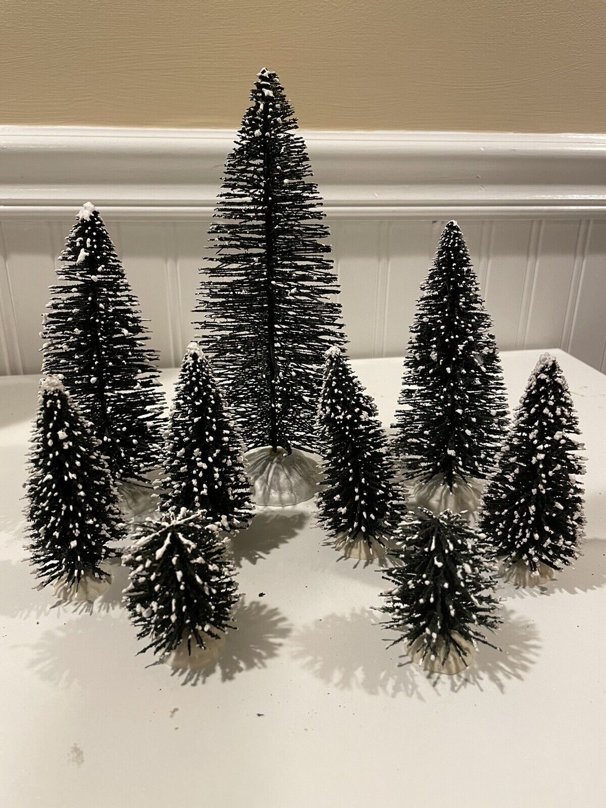 LOT OF 9 + 2 BOTTLE BRUSH FLOCKED CHRISTMAS TREES PLASTIC STANDS ~ MIXED SIZES