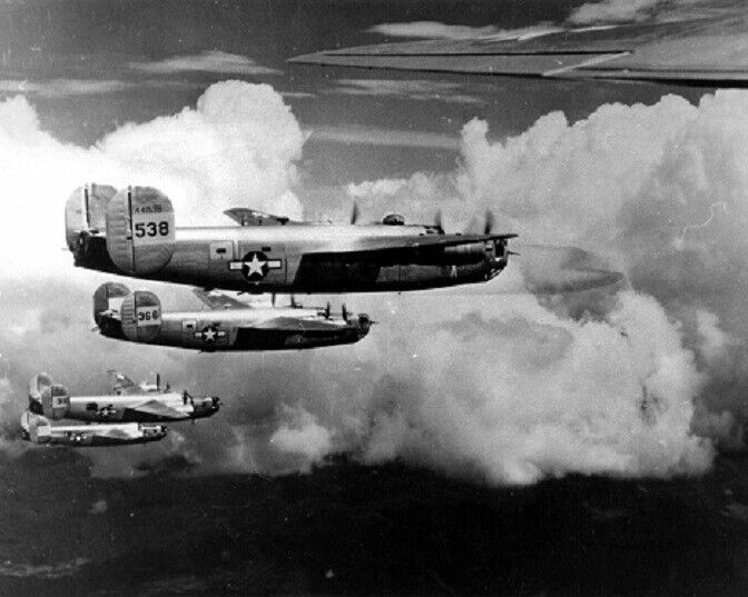 Formation of USAF Consolidated B-24 Liberators in flight 8x10 WWII Photo 972