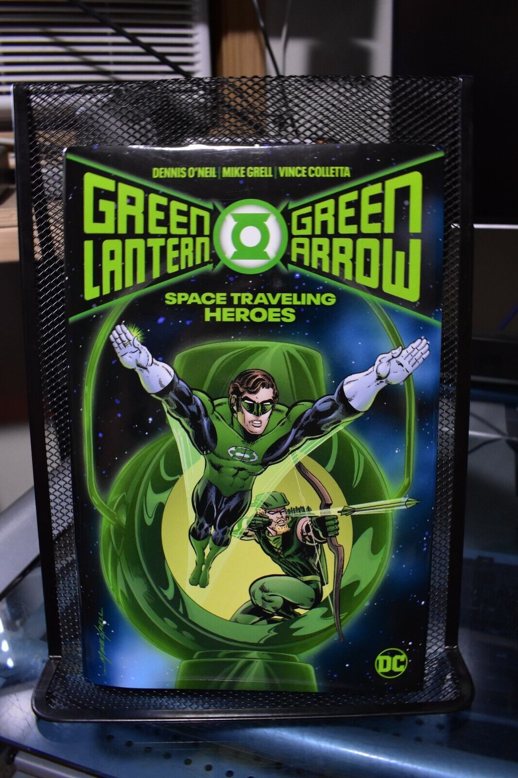 Green Lantern / Green Arrow Space Traveling Heroes DC Deluxe Hardcover RARE HTF