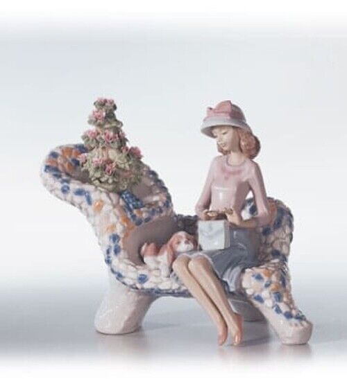 Lladro Parque Guell # 6661 - RETIRED - MINT IN BOX