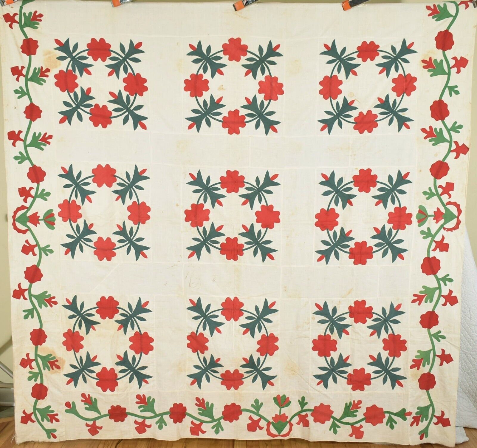 OUTSTANDING Vintage 1860's Red & Green President's Wreath Antique Quilt Top