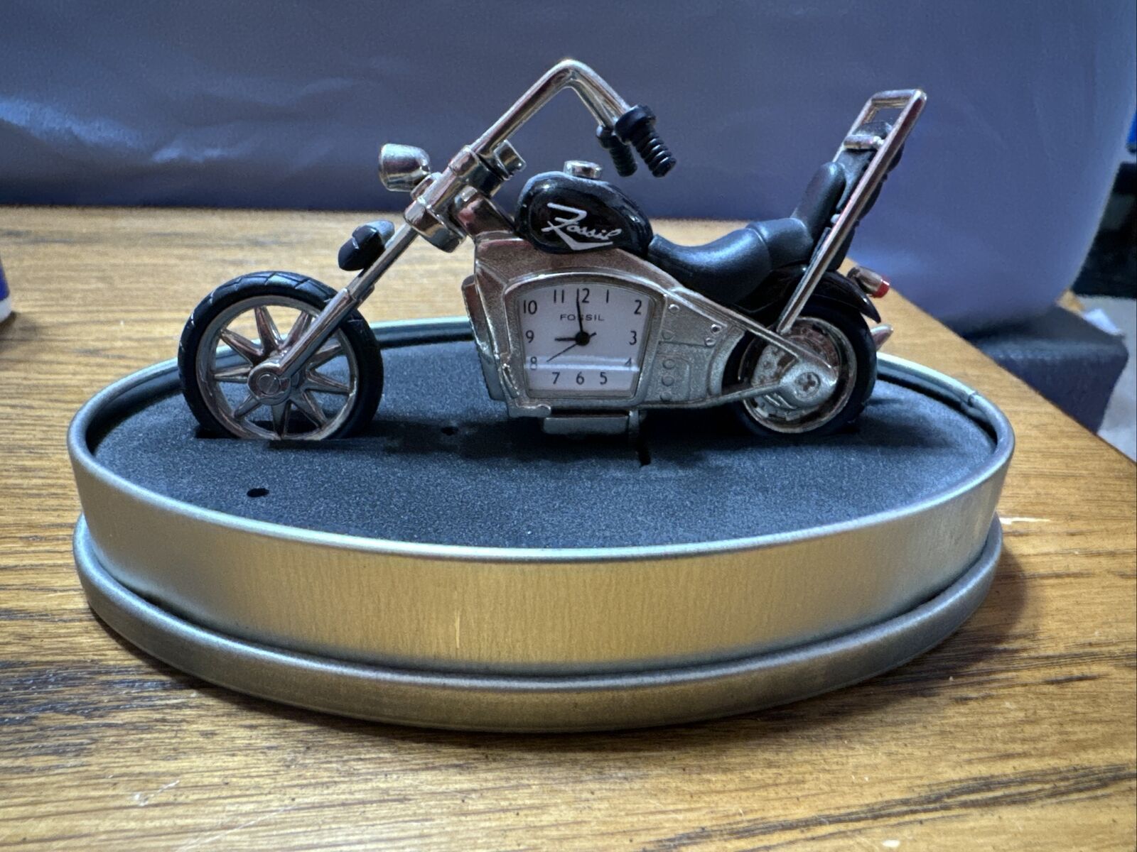 VINTAGE FOSSIL COLLECTOR'S TIMEPIECE MOTORCYCLE DESK CLOCK NOVELTY DECOR WORKS