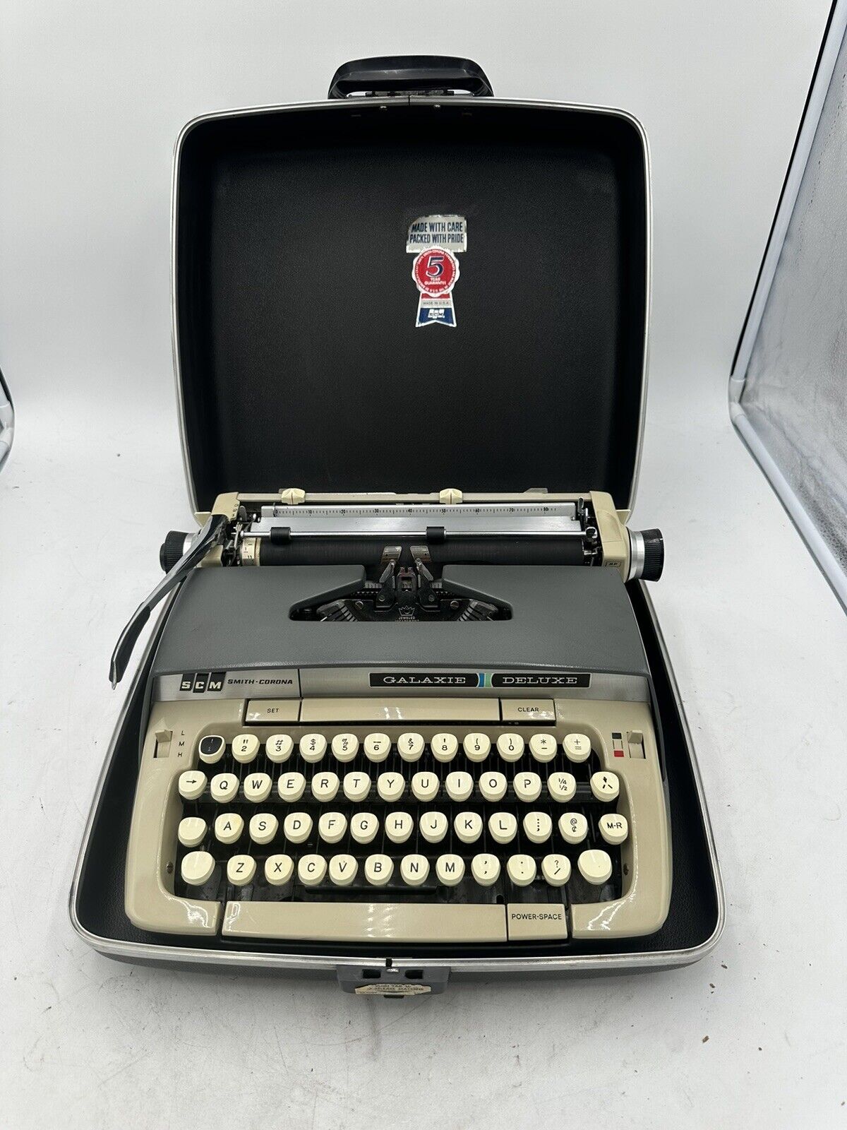 Smith Corona SCM Galaxie Deluxe Typewriter w/ Case - Vintage