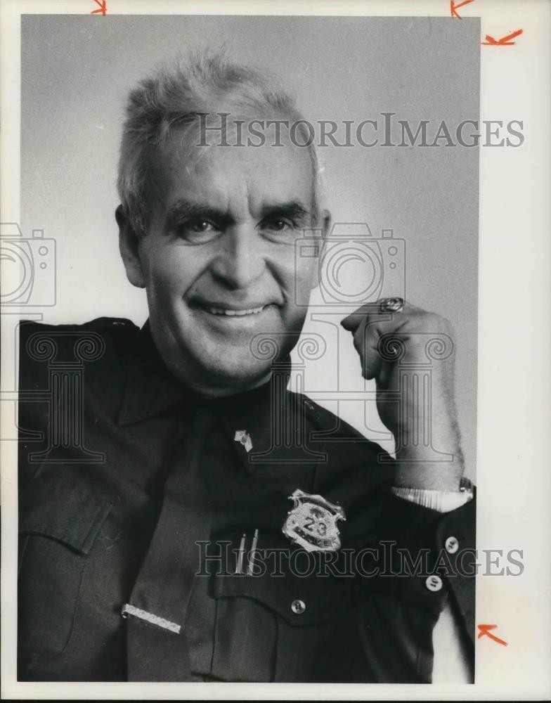1976 Press Photo Policeman Cliff Hoffman - cva19146