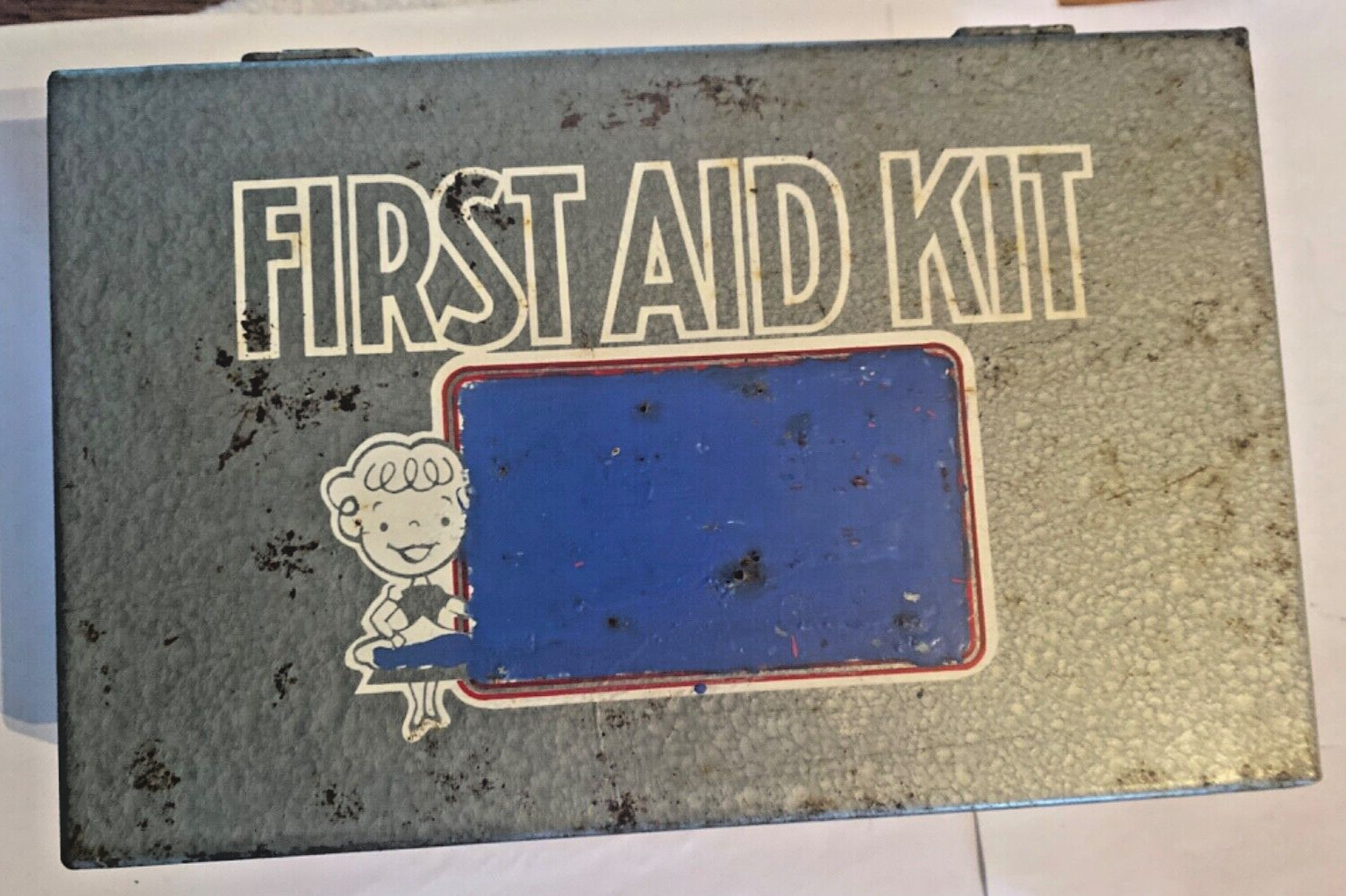1970s Lilco 10 Unit Metal First Aid Kit Fully Stocked 1970\'s, ALL unopened.