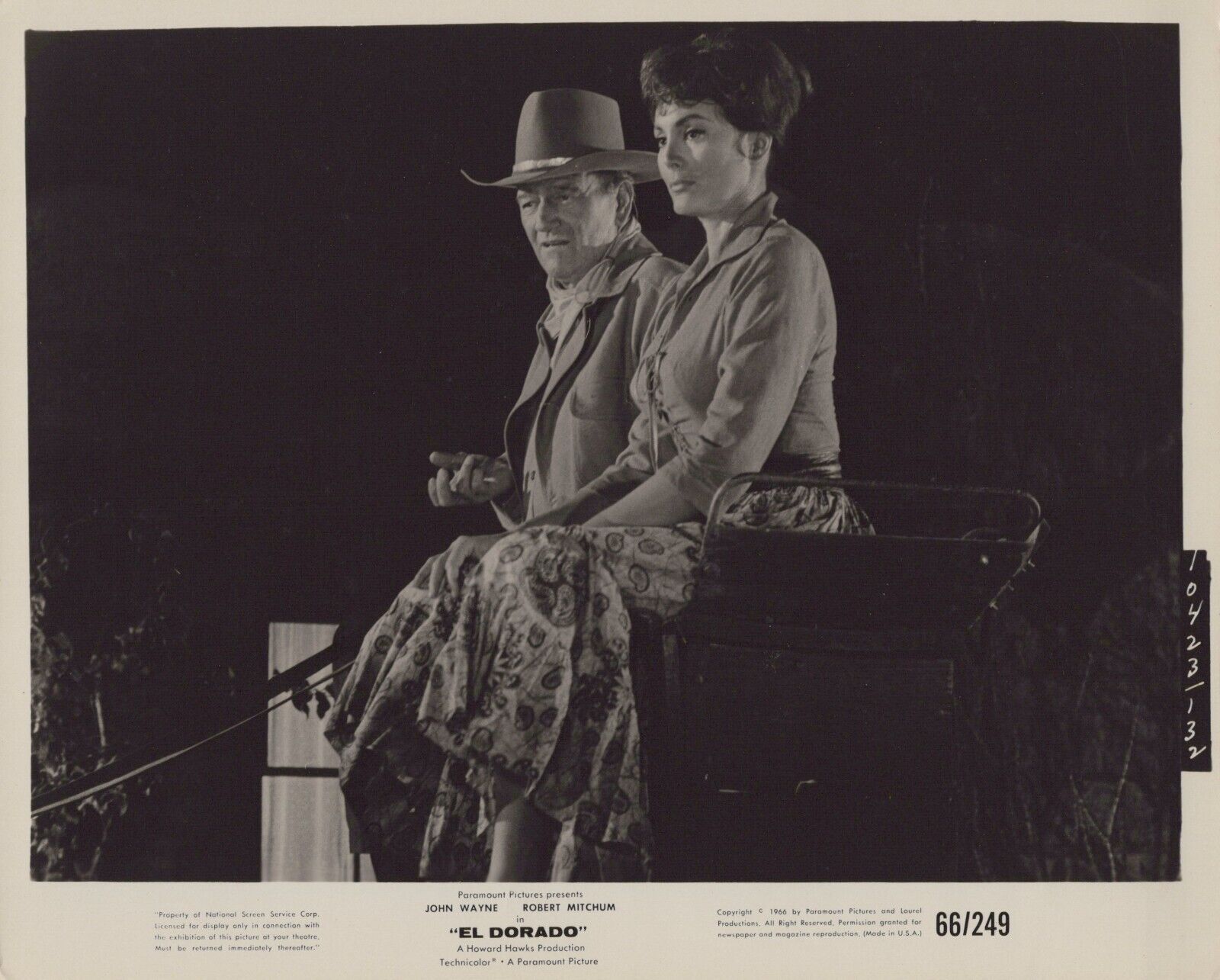 John Wayne + Charlene Holt in El Dorado (1966) 🎬⭐ Original Vintage Photo K 273