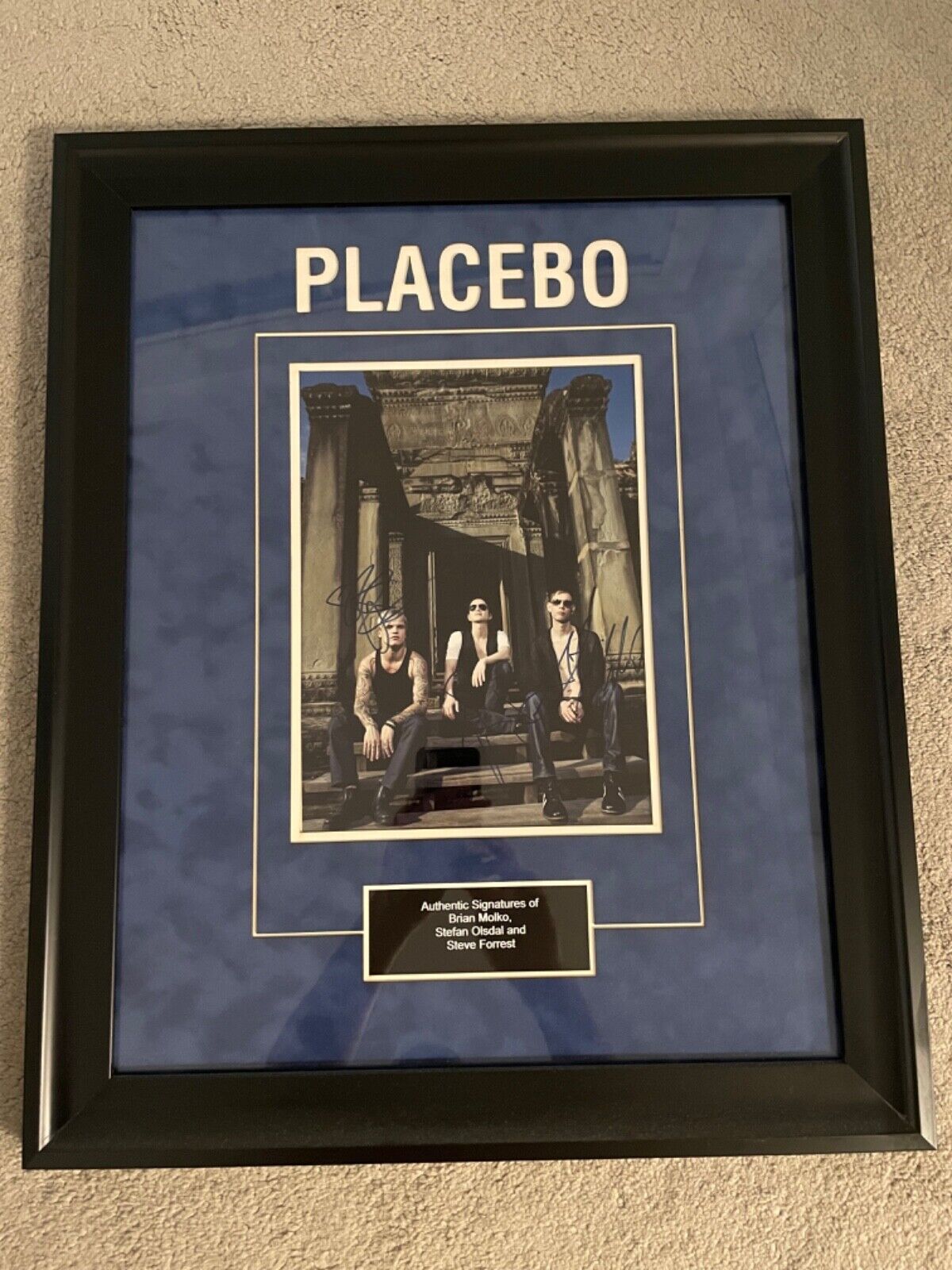 SIGNED PLACEBO framed display / photo brian molko COA - in person 