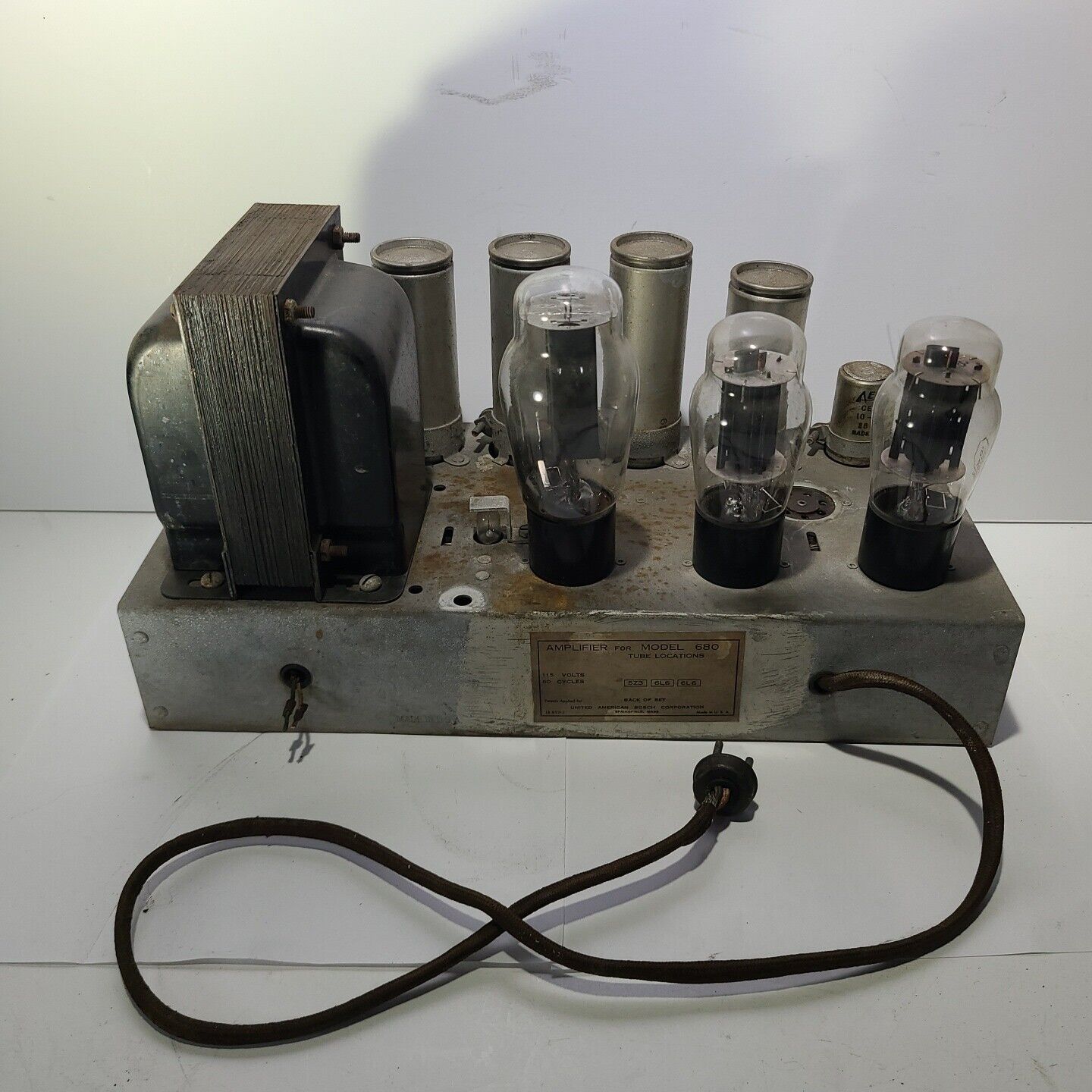 Vintage American Bosch 680 Tube Radio Amplifier 6L6 5Z3 Mono Field Coil