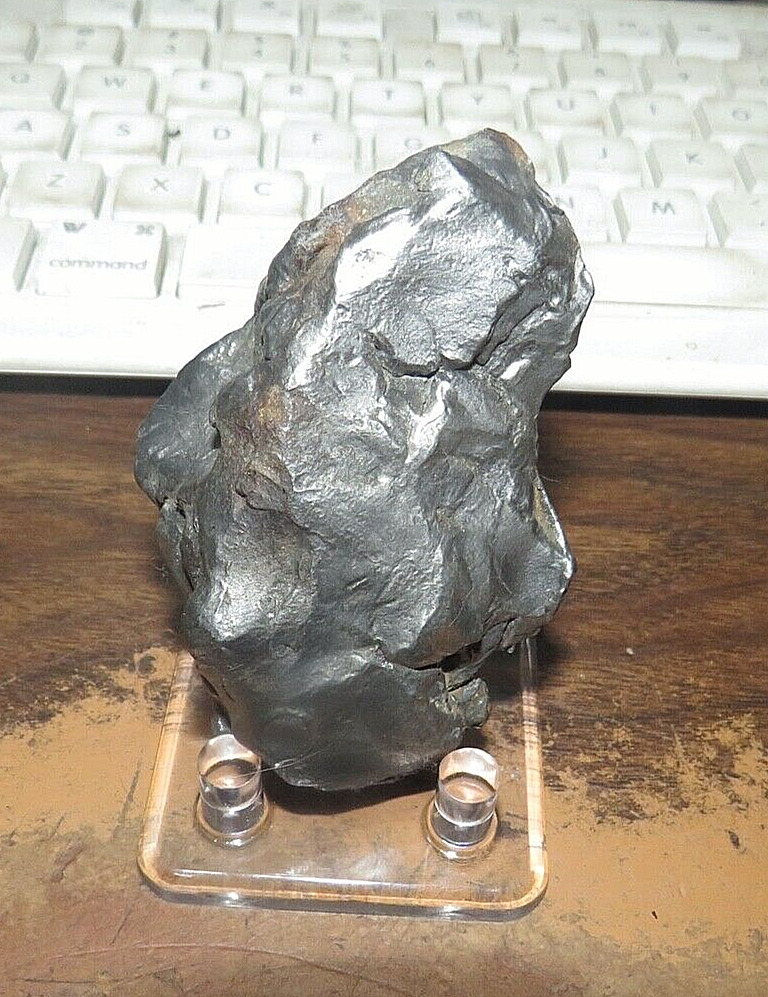 316 GM. Egypt Gebel Kamil Iron meteorite complete individual W/ STAND; RARE .7#