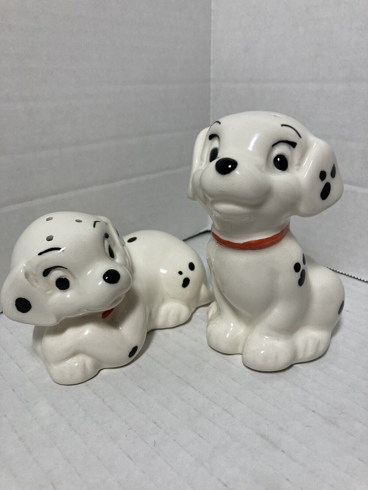 Vintage Disney Ceramic 101 Dalmations Salt & Pepper Set  w Plugs 5\
