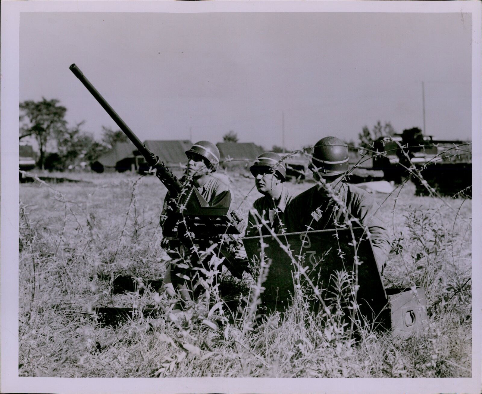 LG819 1951 Original McGraw Photo UNITED STATES ARMY Anti Aircraft Gun Aiming
