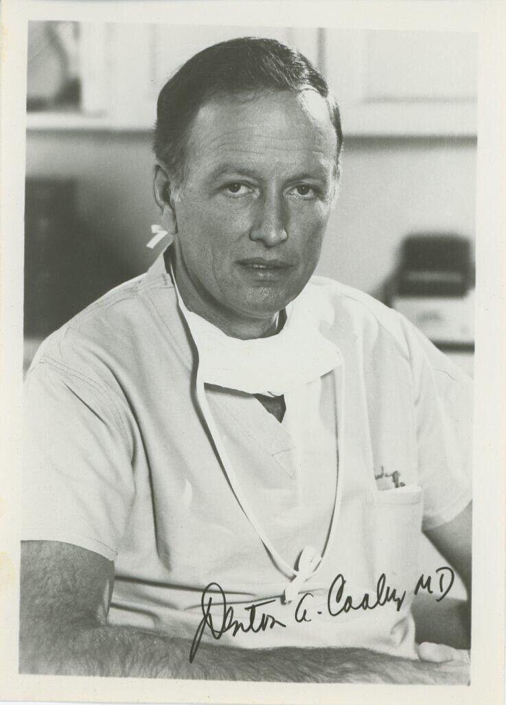 Denton Cooley- Signed Photograph (Heart Surgeon)