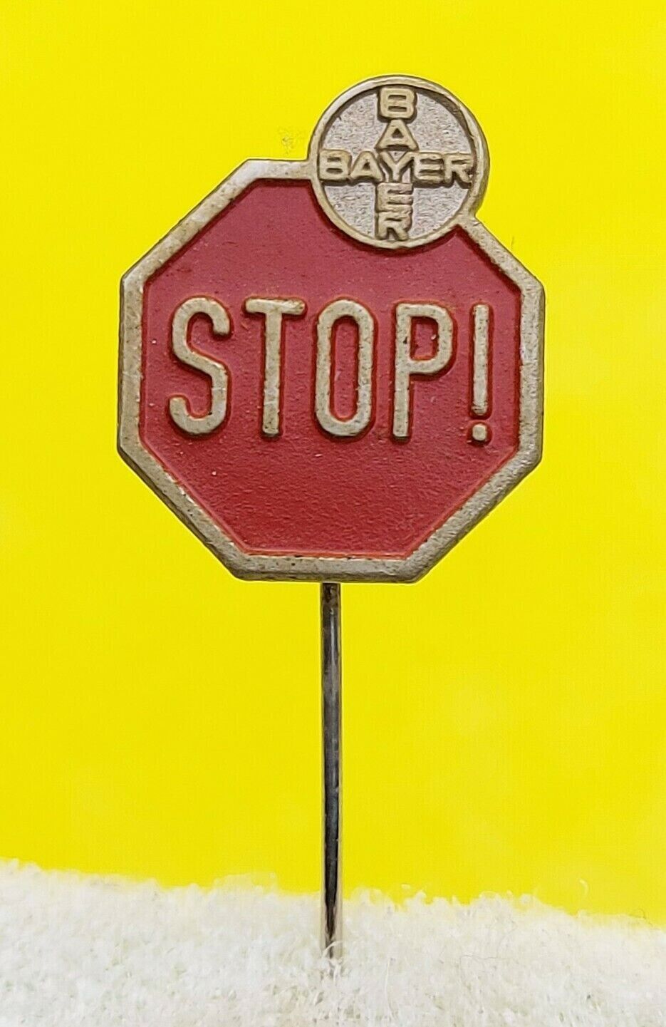 BAYER STOP - Germany, Pharmaceutical Chemicals , vintage pin, badge, abzeichen