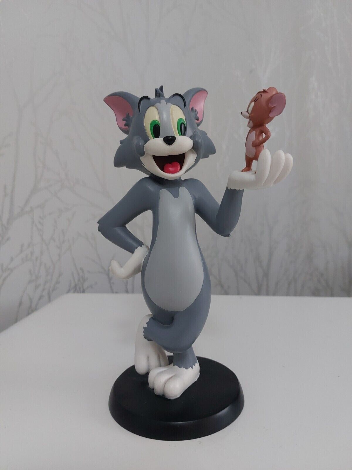 Classic Tom And Jerry Statue - TM & Turner Entertainment Co. (Warner Bros)