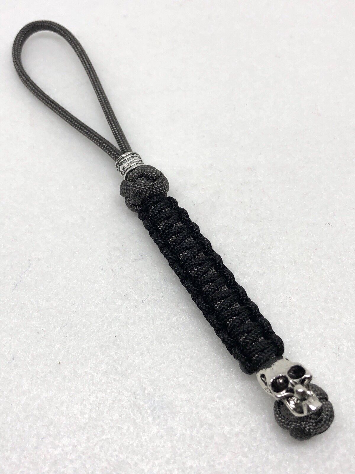550 Paracord Combo Knife Lanyard Graphite and Black with Skull