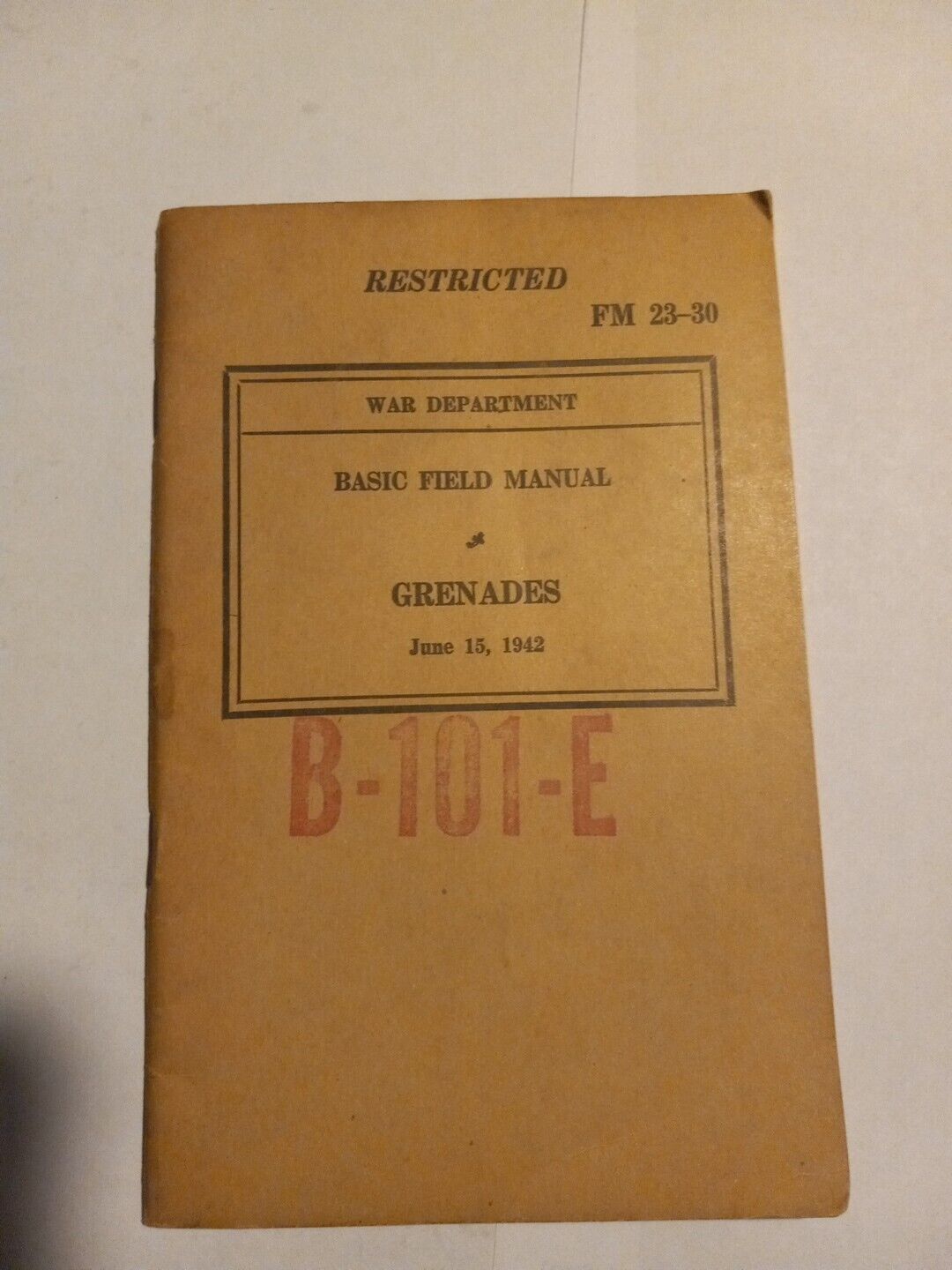 WWII 1942  Basic Field Booklet  Grenades Fm 23-30 rare