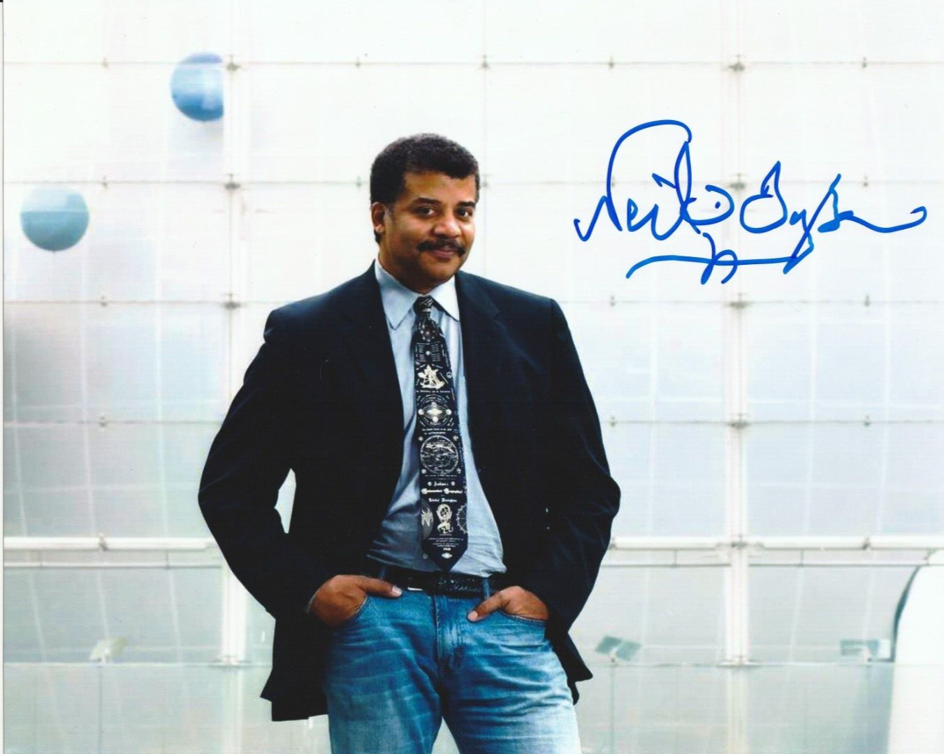 Neil DeGrasse Tyson Autographed 8x10 Astrophysicist StarTalk F190
