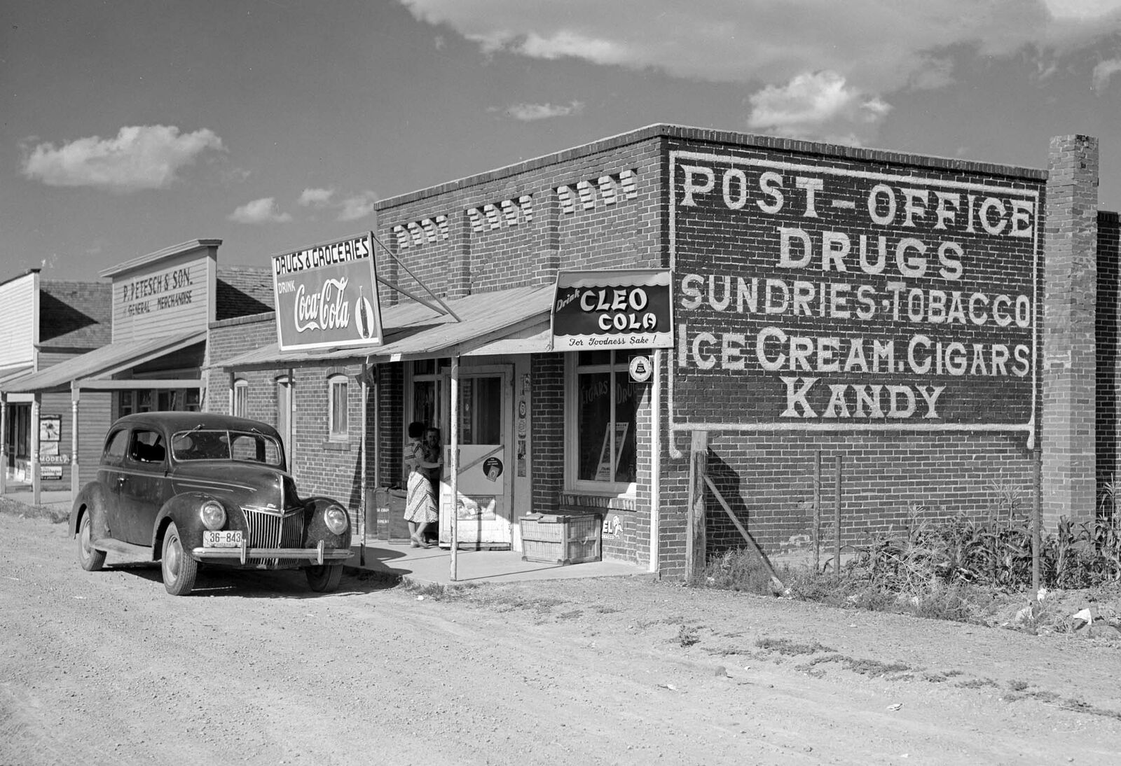 1941 Main St of Ghost Town, Judith Basin, Montana Old Photo 13\