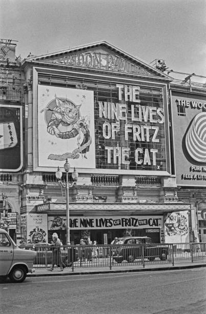 The Nine Lives of Fritz the Cat\' showing London Pavilion 1974 OLD PHOTO
