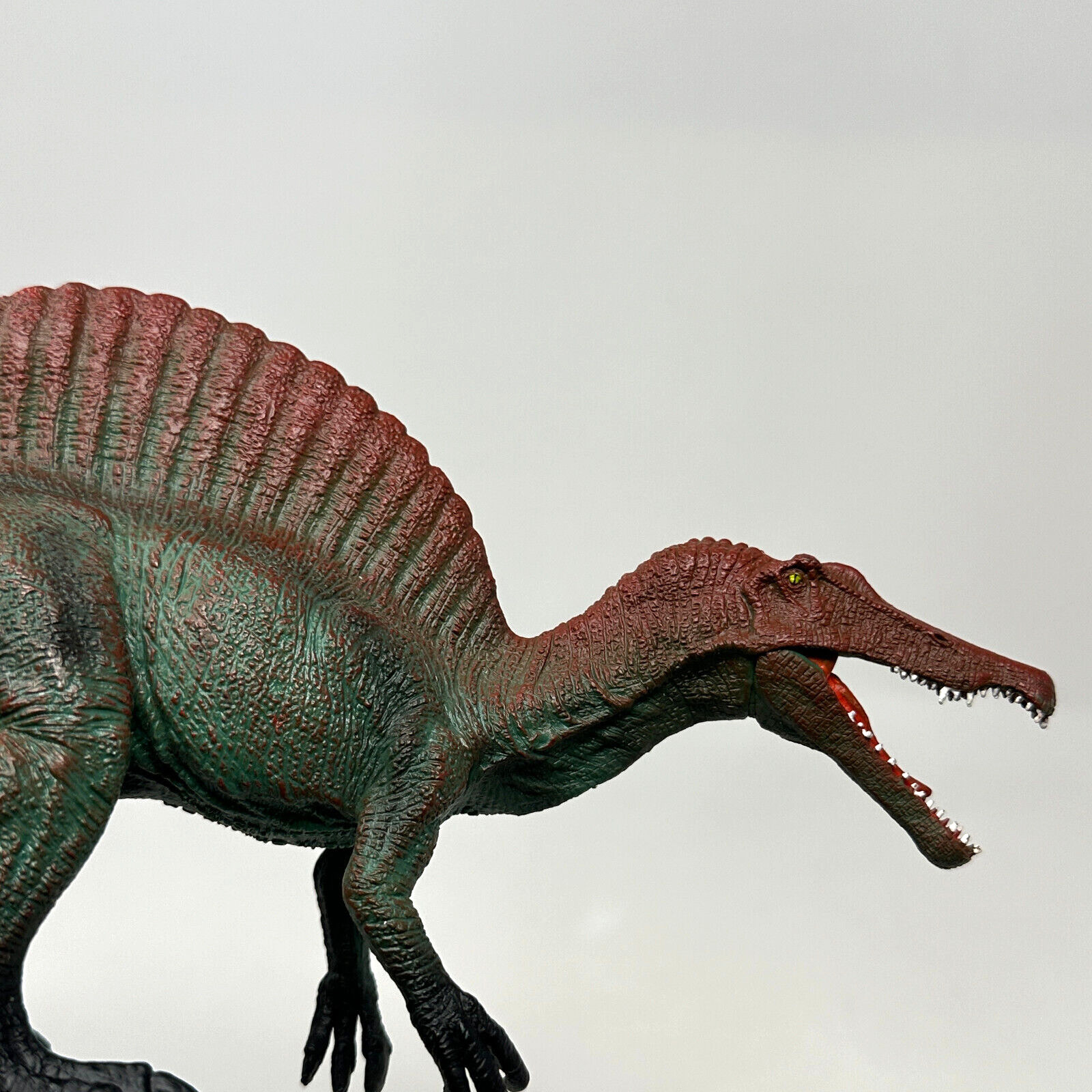 Mojo Deluxe Spinosaurus Dinosaur Figure Articulated Jaw Figurine