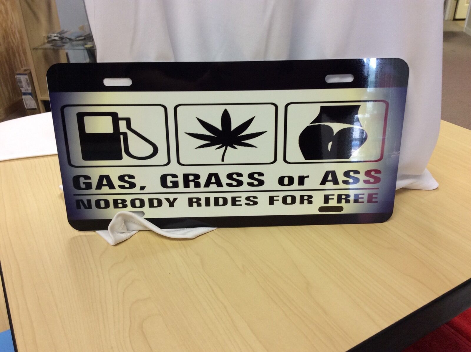GAS,GRASS OR ASS 70s-80s STYLE NOVELTY VANITY LICENSE PLATE MADE IN U.S.A.
