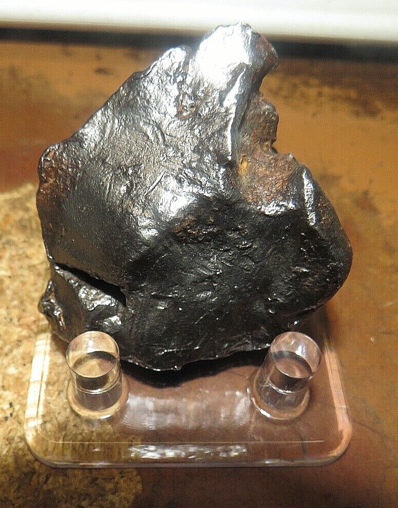 122 GM. Egypt Gebel Kamil Iron meteorite complete individual W/ STAND;