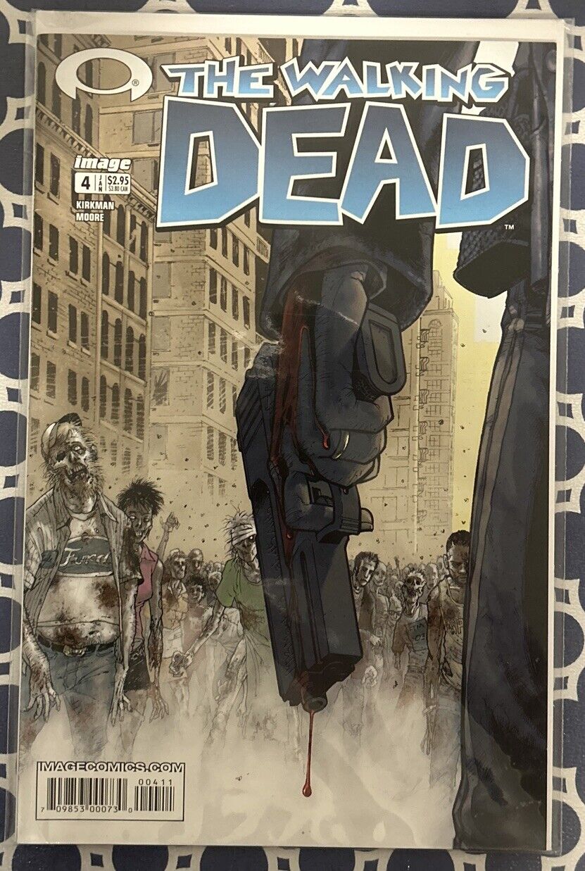 WALKING DEAD #4 NM+ WHITE PAGES