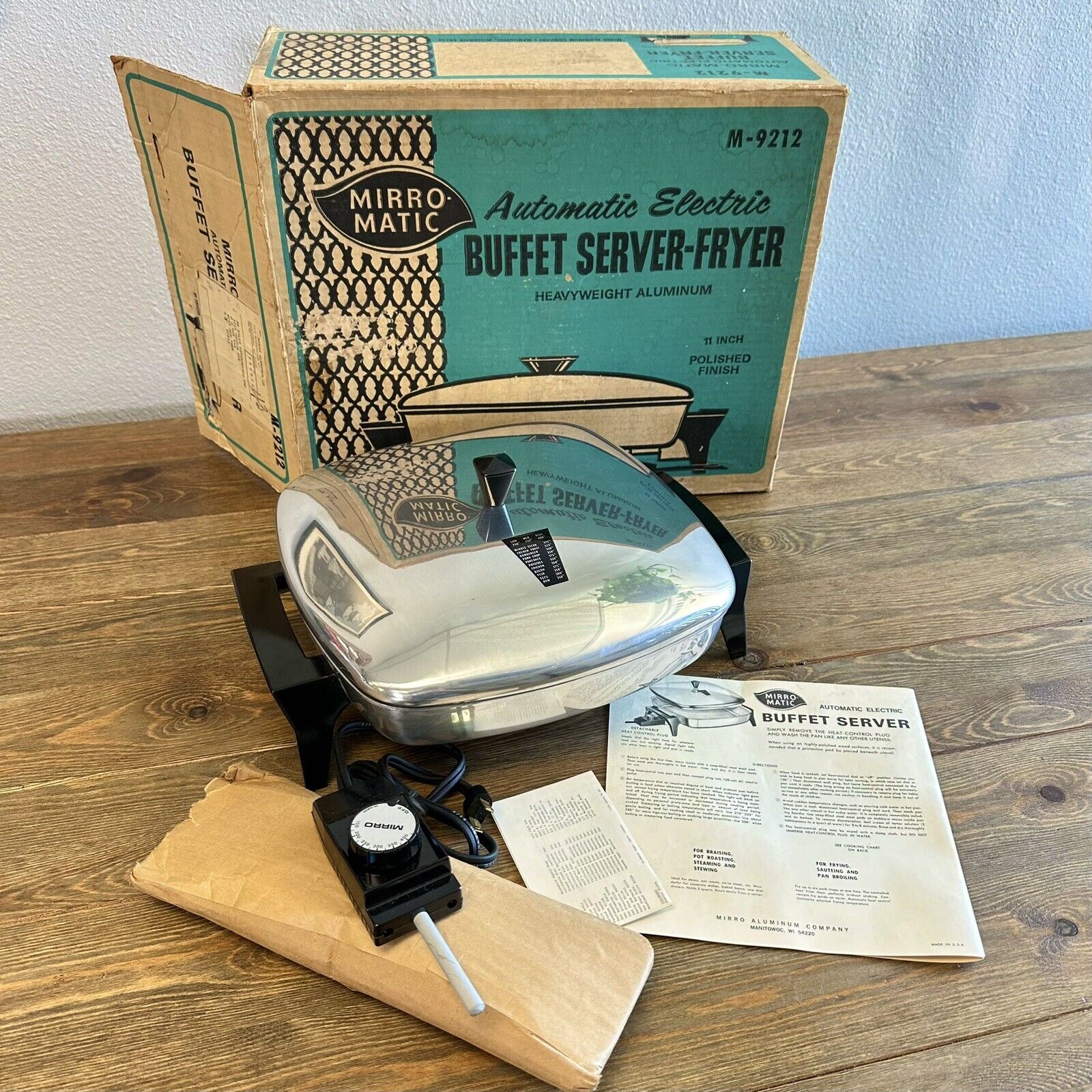 Vintage MIRRO-MATIC Automatic Electric Buffet Server Fryer in Box New 1960s NOS