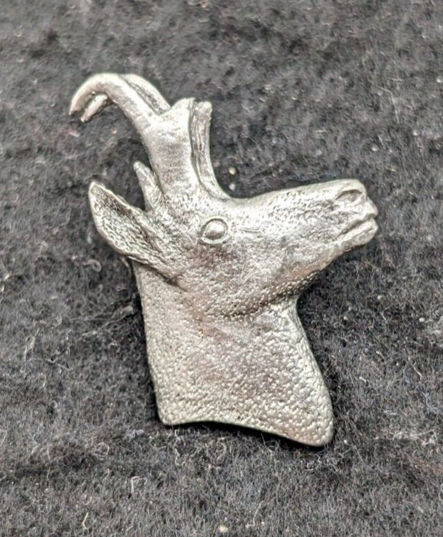 GG George G Harris Pewter Wildlife Collection Lapel Pin #432 Pronghorn 1989