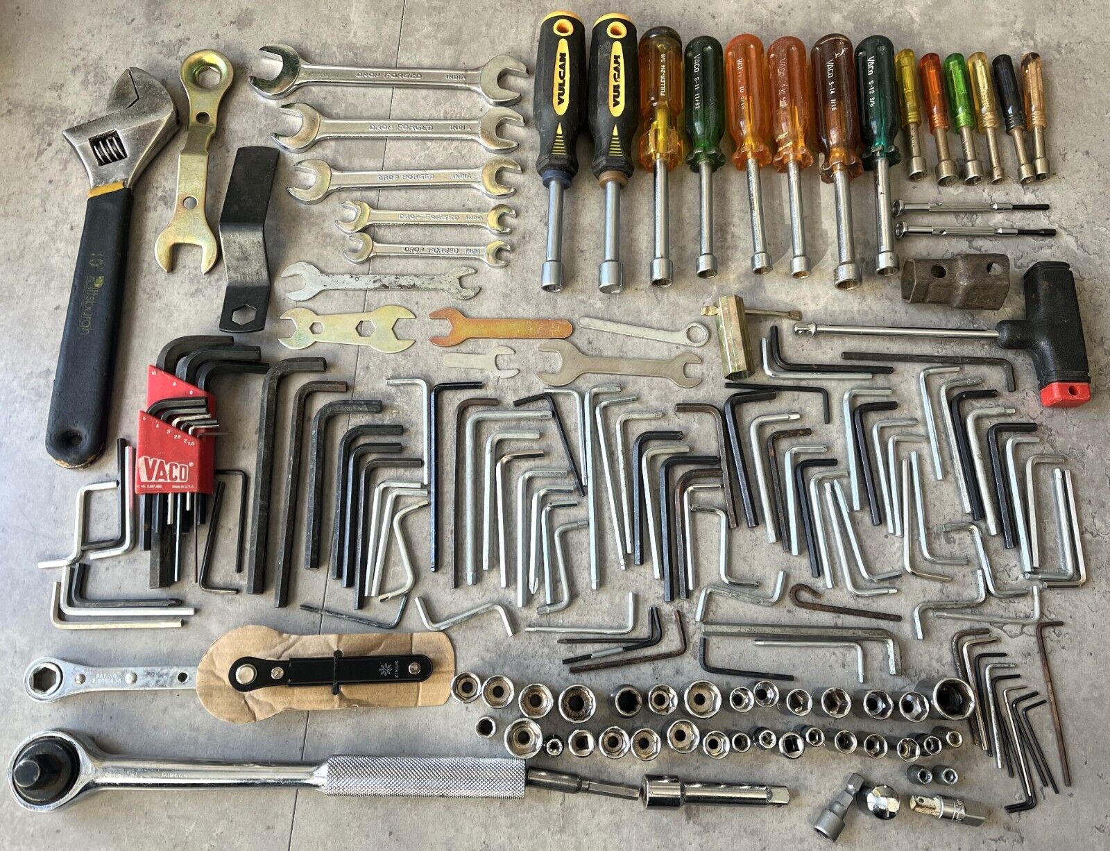 210+pieces Tools: Socket/Ratchet, Nut Driver, Hex Key, Wrench, Screwdriver, Bids