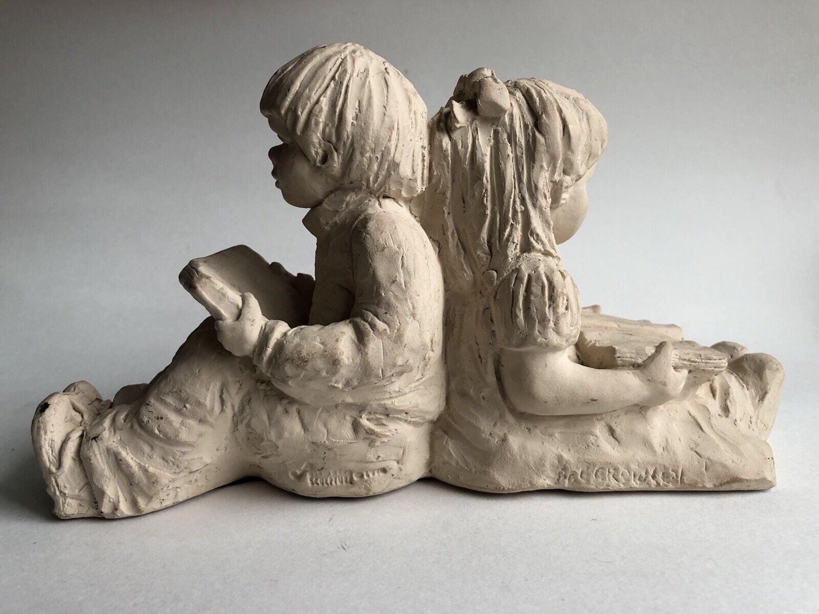 Austin Sculpture Dee Crowley 1996 Boy And Girl Reading Bookend