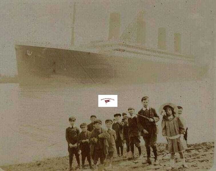 CHILDREN AT PLAY WITH RMS OLYMPIC IN BACKGROUND IN MIST REPRINT PHOTO