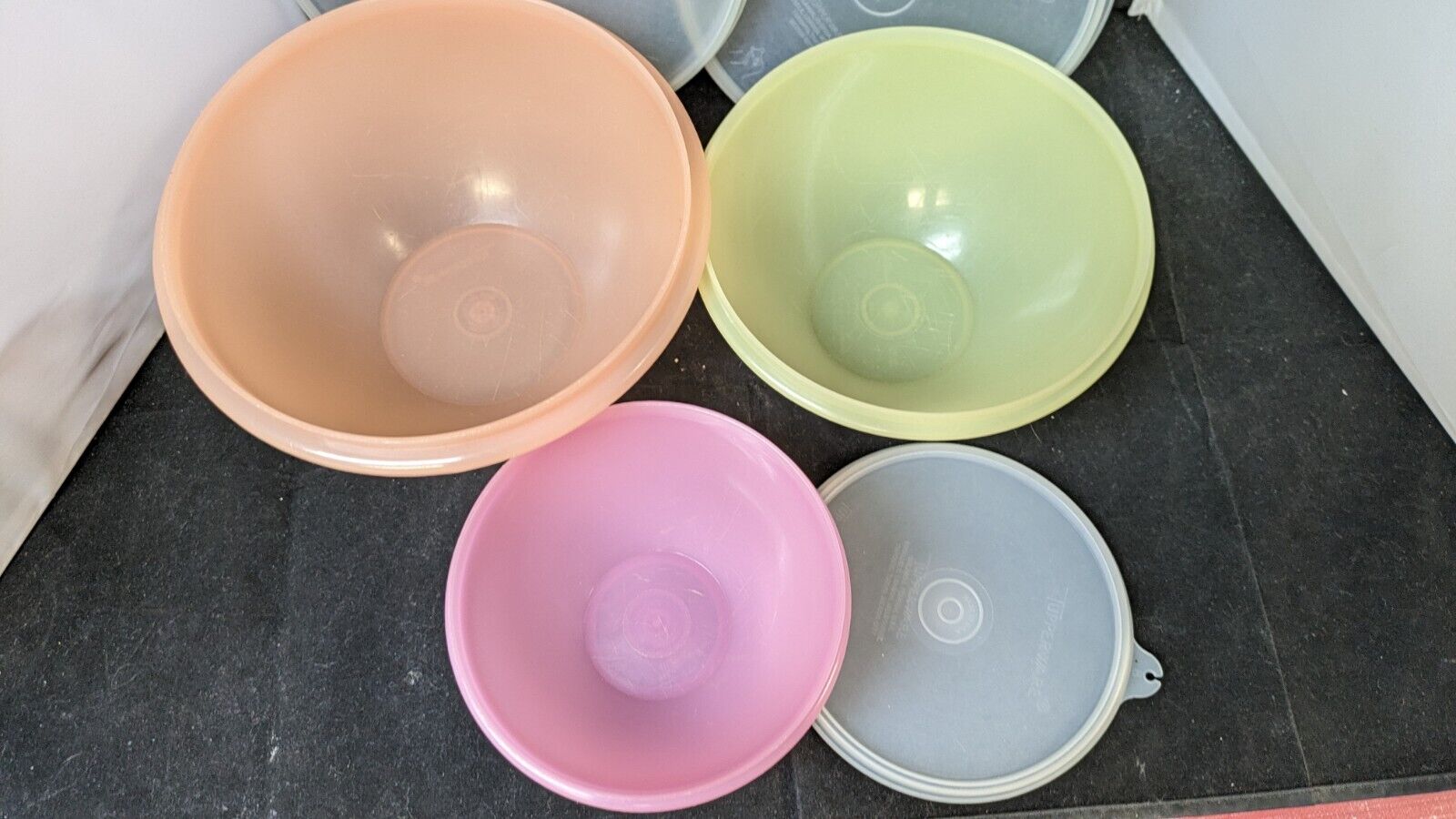 3 Vtg Tupperware Nesting Wonderlier Pastel Mix Bowls with Lids