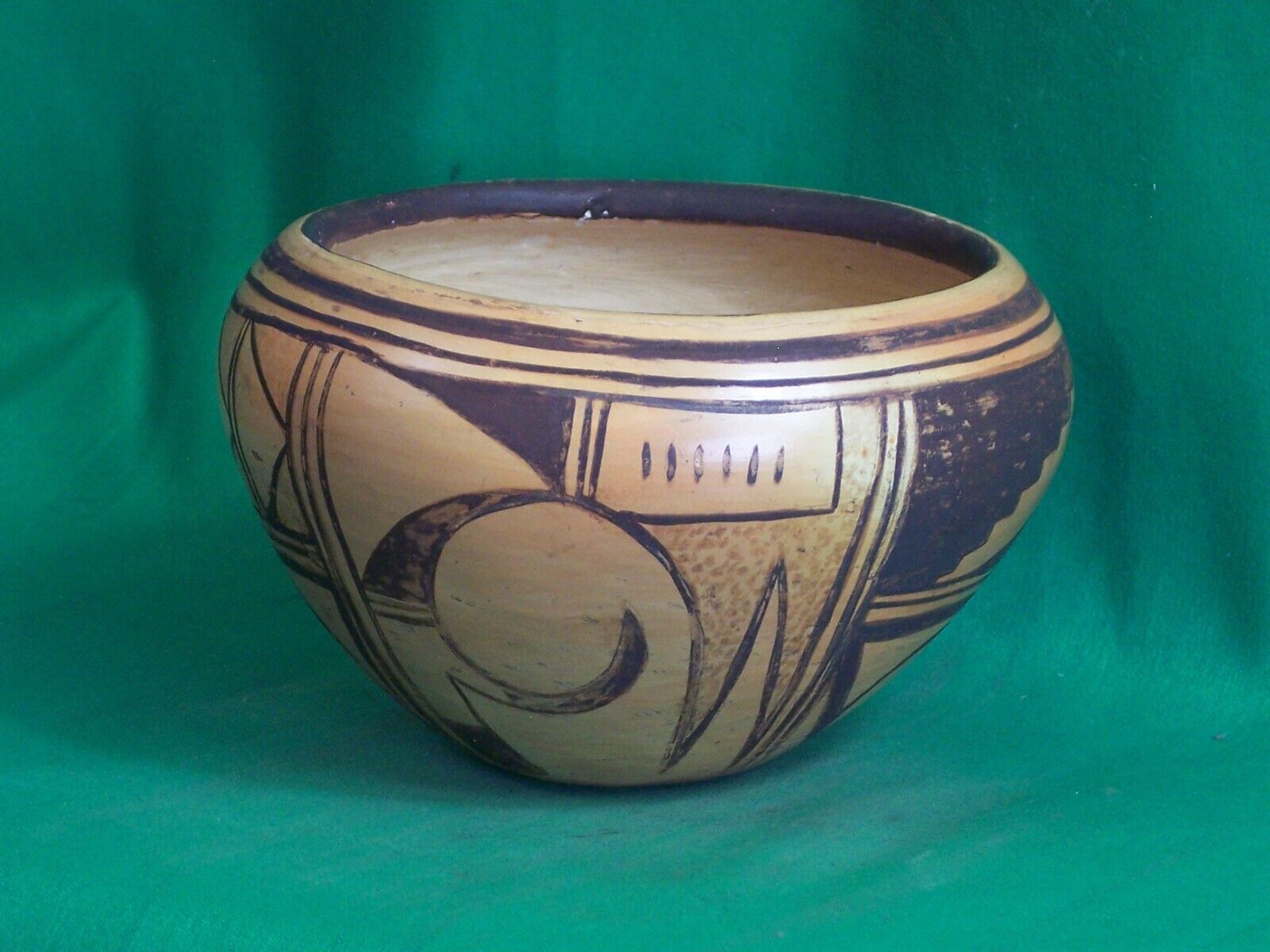 Hopi Bowl from the 1930's - Vintage & Beautiful