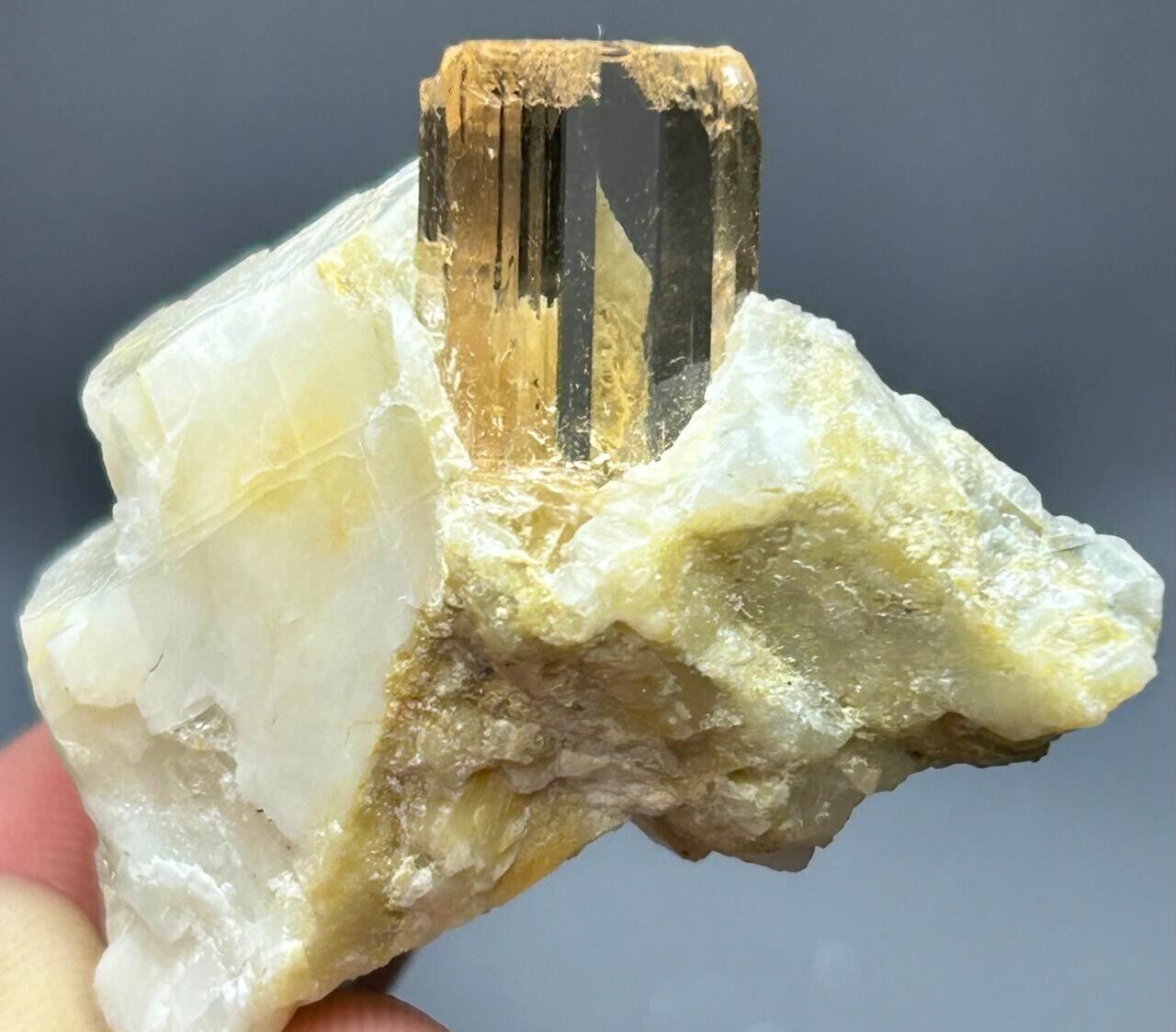 73 carat beautiful topaz crystal specimen From Pakistan